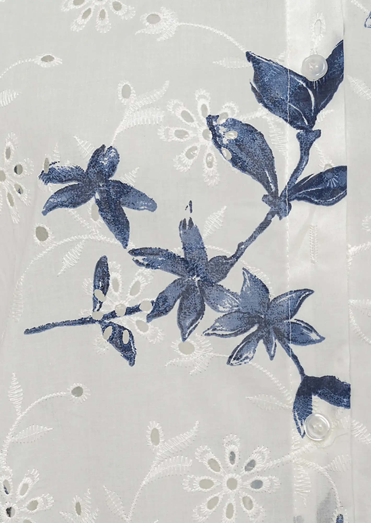 Bluse mit Lochstickerei, blau-weiß