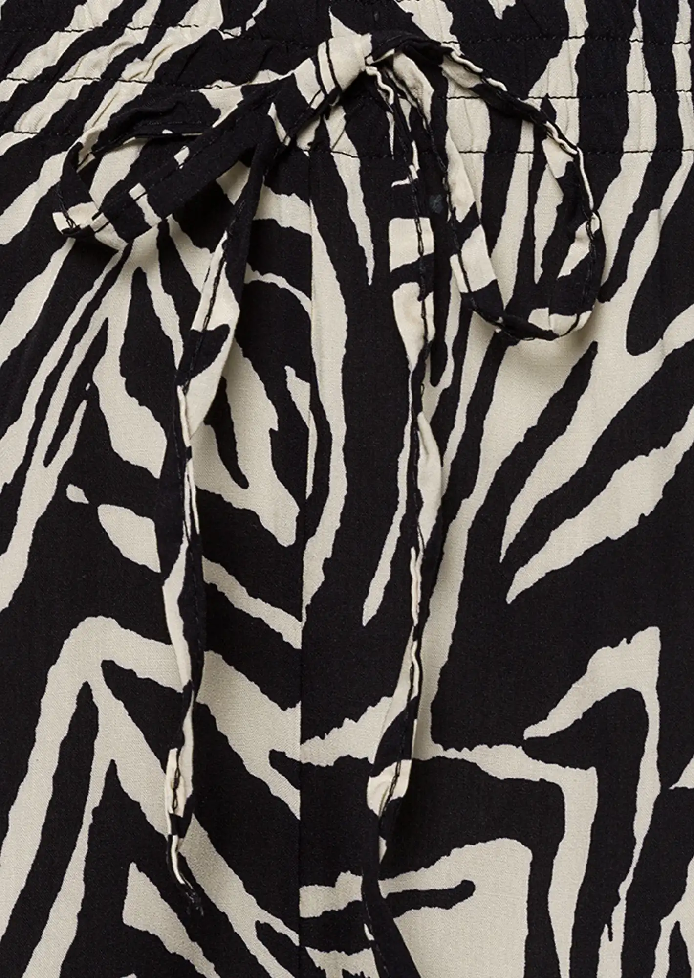 Shorts im Animalprint, schwarz-beige