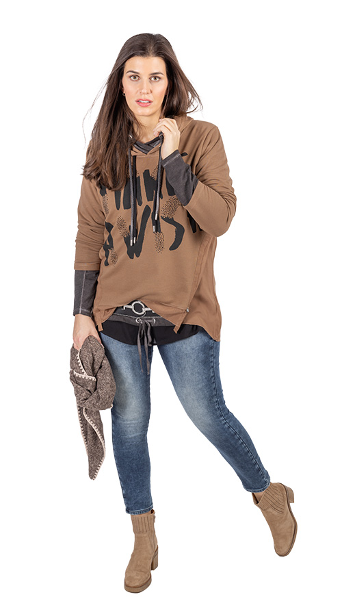 Outfit " Sweatshirt mit Lettering, cappuccino"